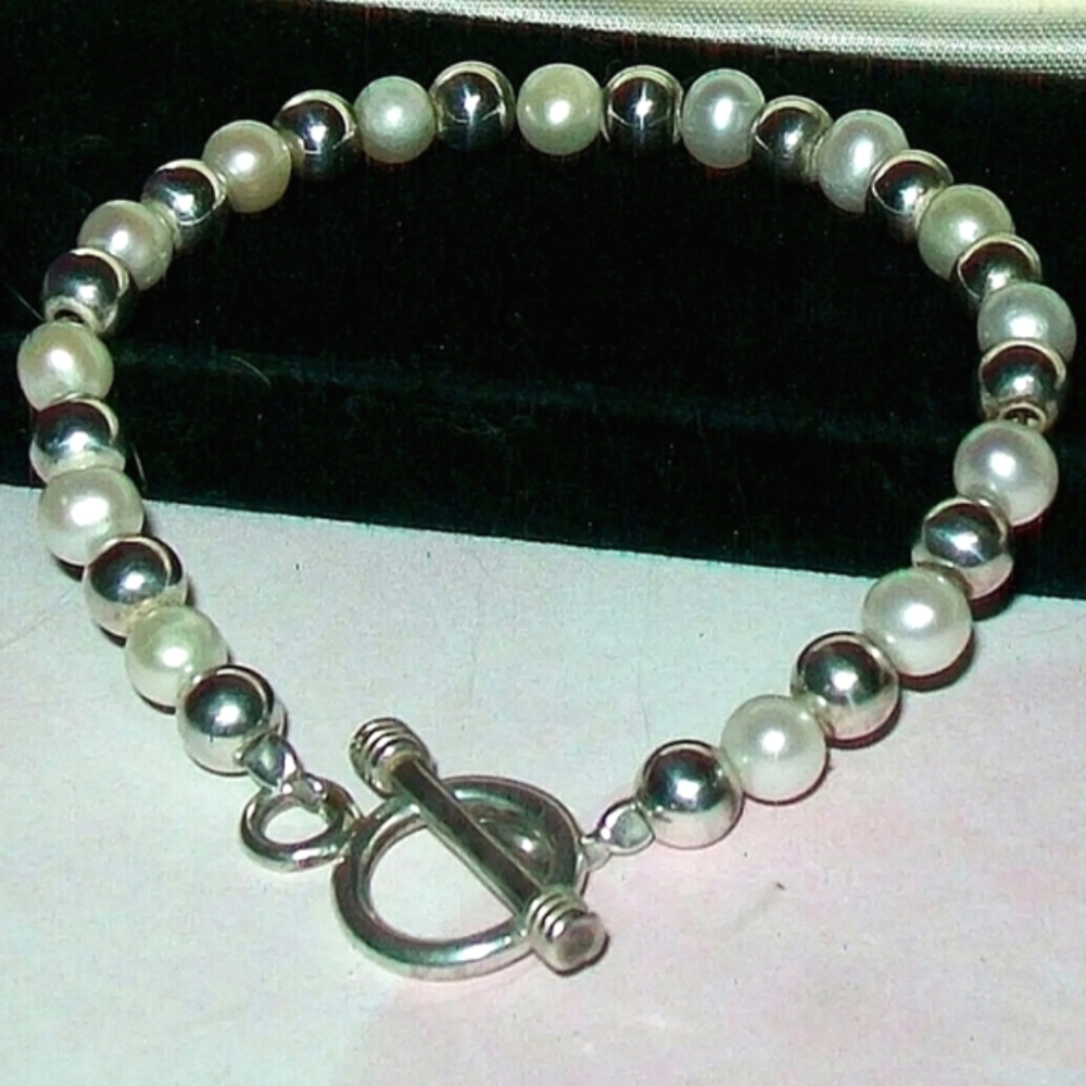 Silpada 925 Sterling Silver Bead & Freshwater Pearl Toggle Bracelet B2399